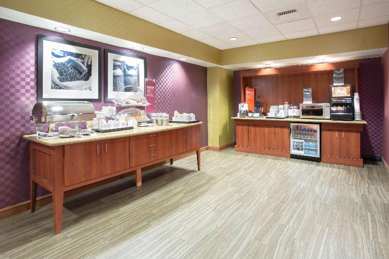 هتل Hampton Inn Santa Rosa