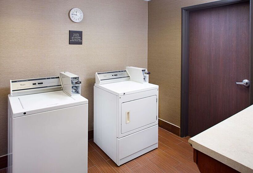 هتل Hampton Inn & Suites Palmdale
