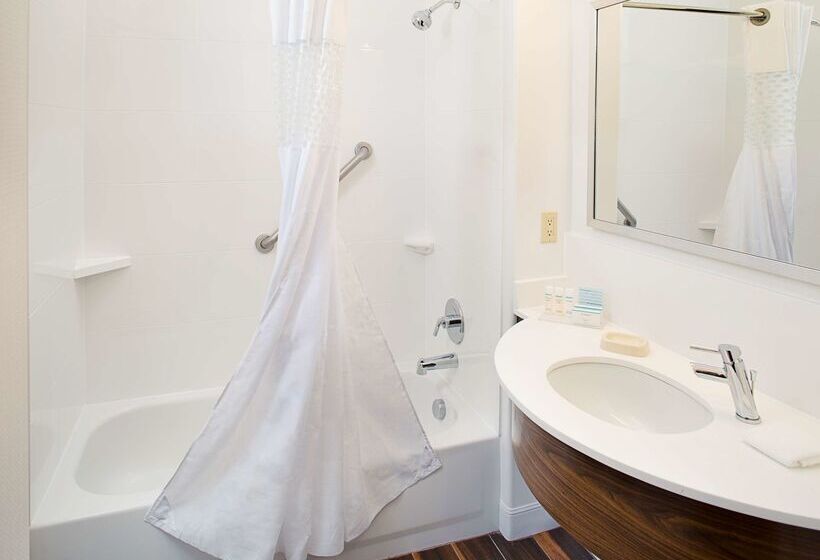 هتل Hampton Inn & Suites Palmdale