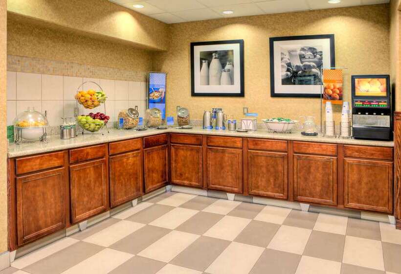 هتل Hampton Inn & Suites Palmdale
