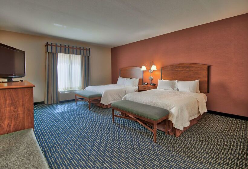 Отель Hampton Inn & Suites Ridgecrest