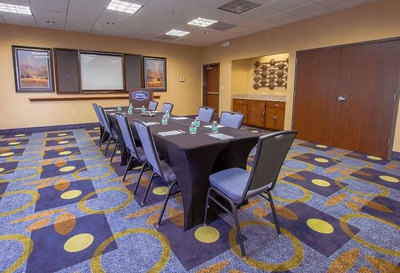 호텔 Hampton Inn & Suites Ridgecrest