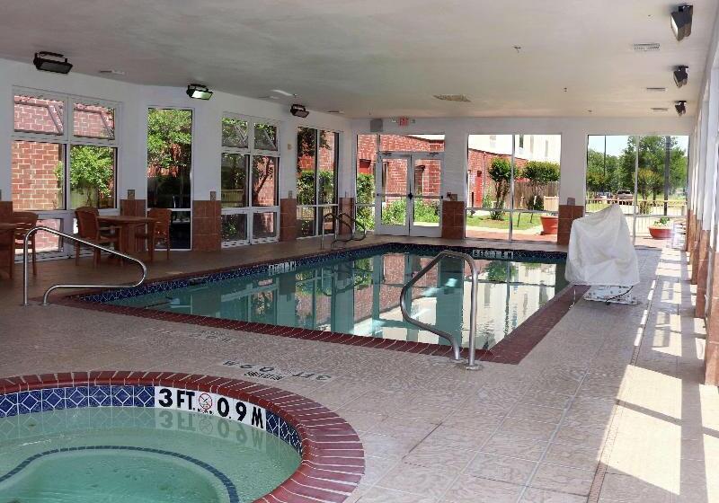 בית מלון כפרי Hampton Inn & Suites Stephenville