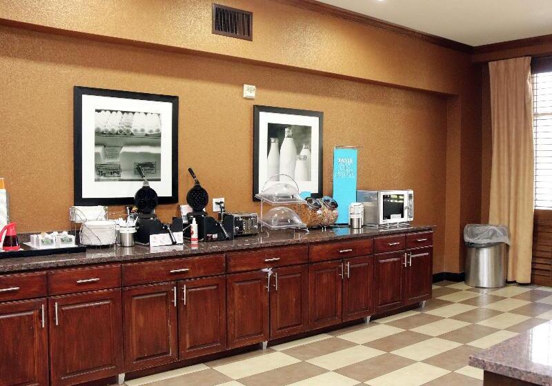 בית מלון כפרי Hampton Inn & Suites Stephenville