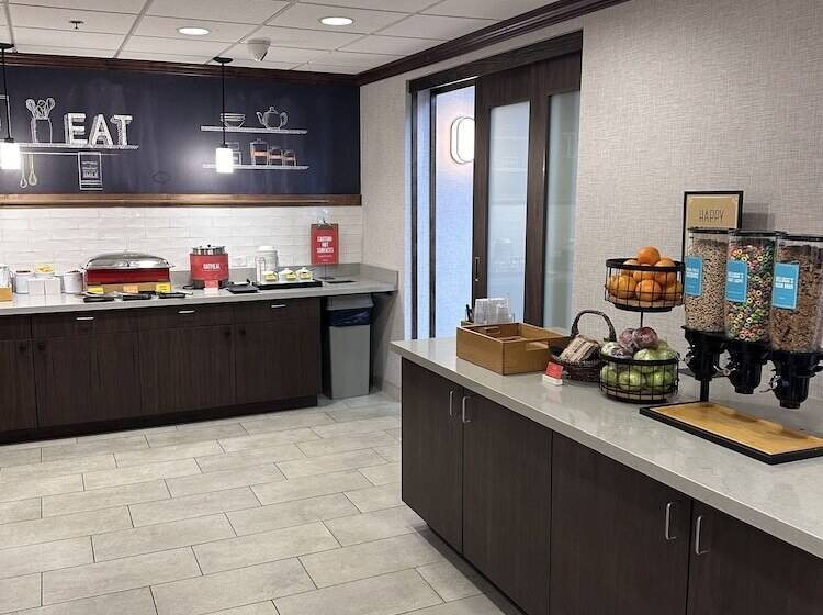 בית מלון כפרי Hampton Inn & Suites Tallahassee I 10/thomasville Road, Fl