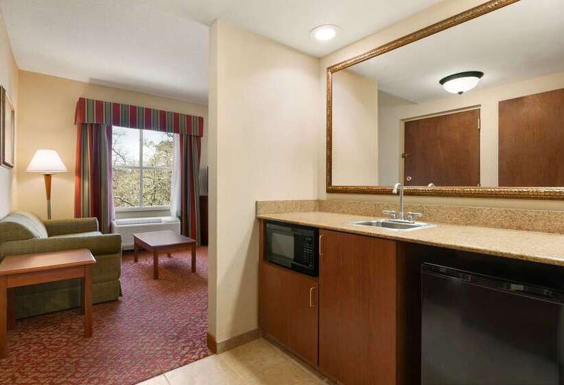 هتل Hampton Inn & Suites Williamsburg Historic District
