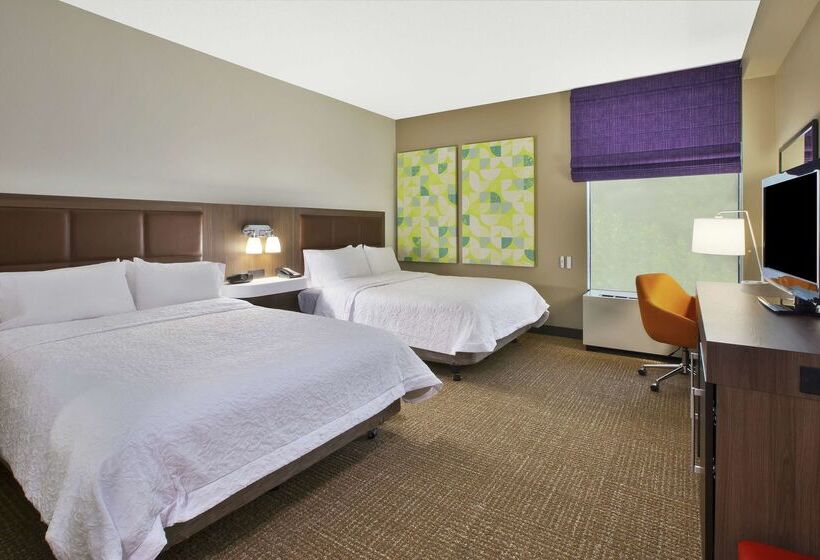 هتل Hampton Inn White River Junction