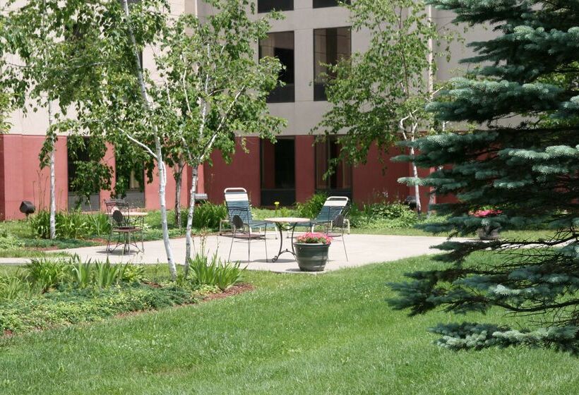 هتل Hampton Inn White River Junction