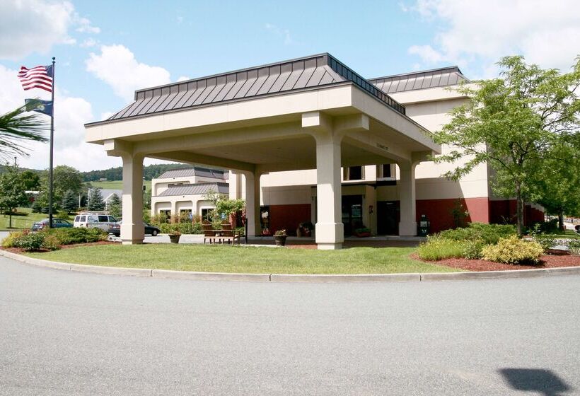 هتل Hampton Inn White River Junction