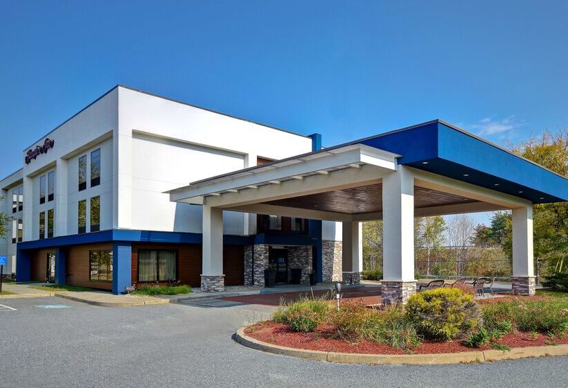 هتل Hampton Inn White River Junction