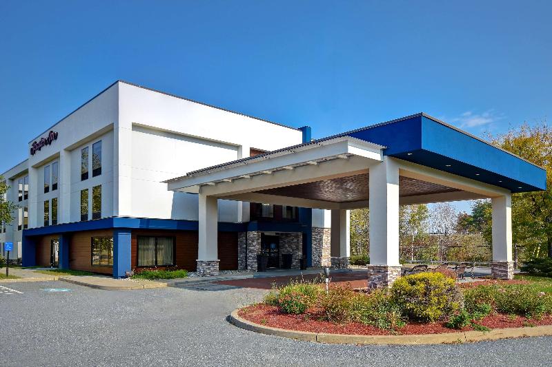هتل Hampton Inn White River Junction