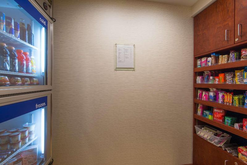هتل Hampton Inn White River Junction