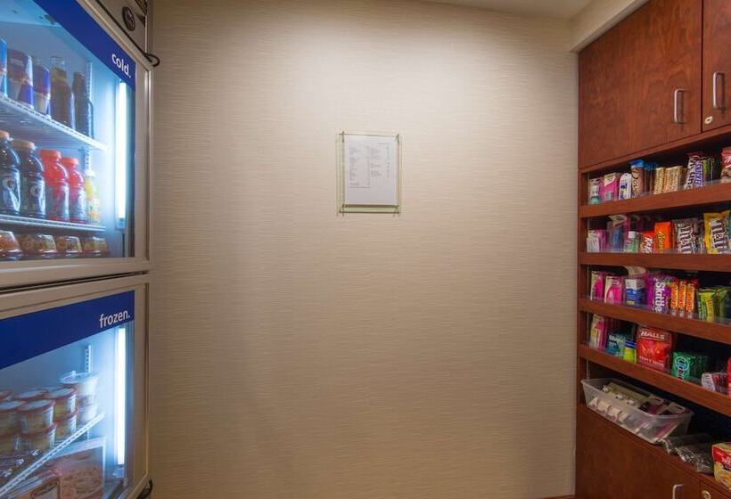 هتل Hampton Inn White River Junction