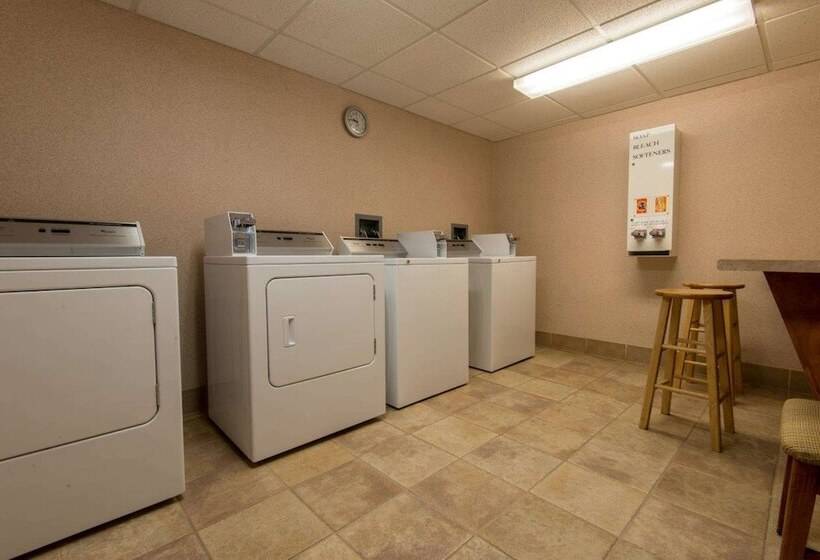 هتل Hampton Inn White River Junction
