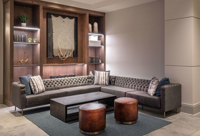 هتل Hilton Columbus/polaris