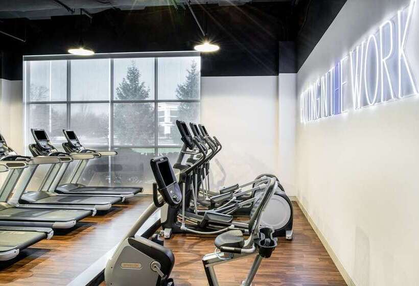 هتل Hilton Columbus/polaris