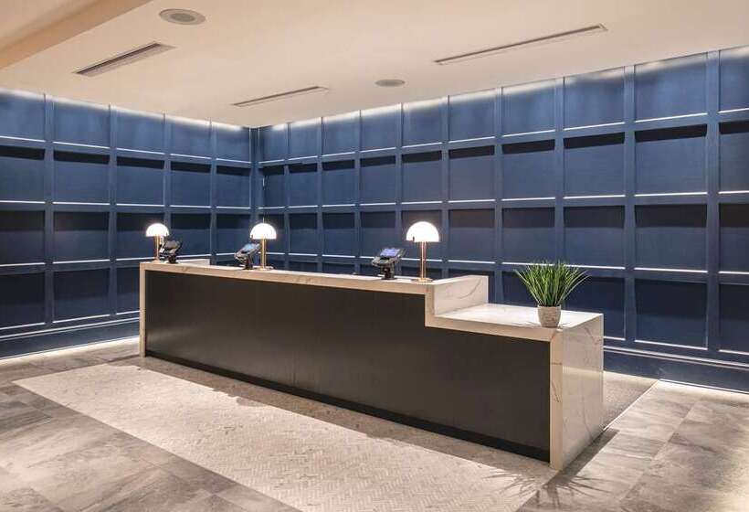 هتل Hilton Columbus/polaris