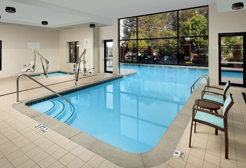 هتل Hilton Garden Inn Atlanta West/lithia Springs