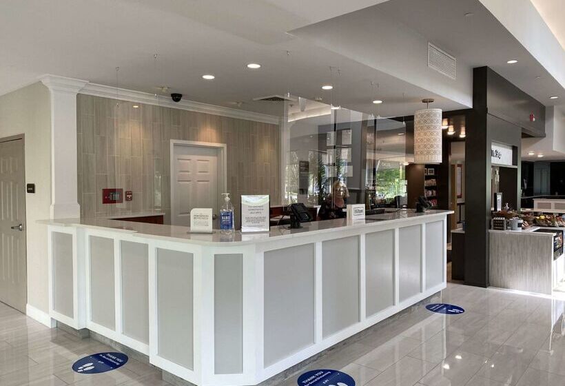 هتل Hilton Garden Inn Columbia