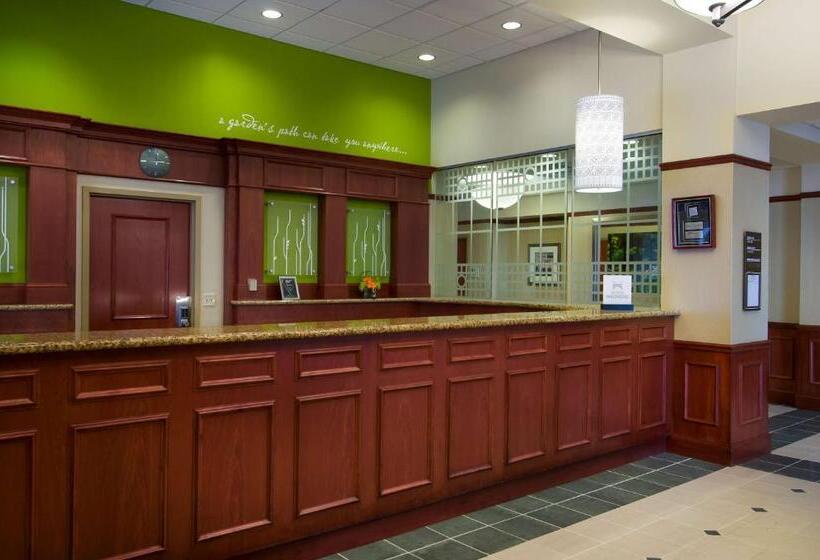 Отель Hilton Garden Inn Detroit Downtown