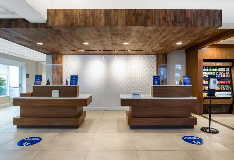 هتل Hilton Garden Inn Islip/macarthur Airport