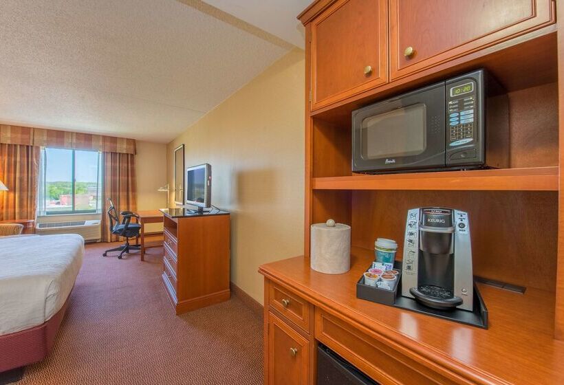 هتل Hilton Garden Inn Fishkill