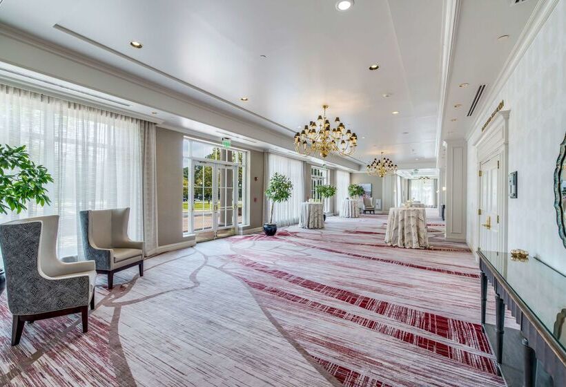 هتل Hilton Garden Inn Suffolk Riverfront