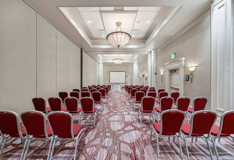 هتل Hilton Garden Inn Suffolk Riverfront
