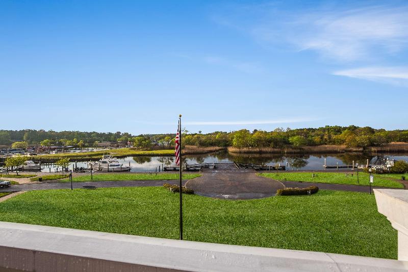 هتل Hilton Garden Inn Suffolk Riverfront
