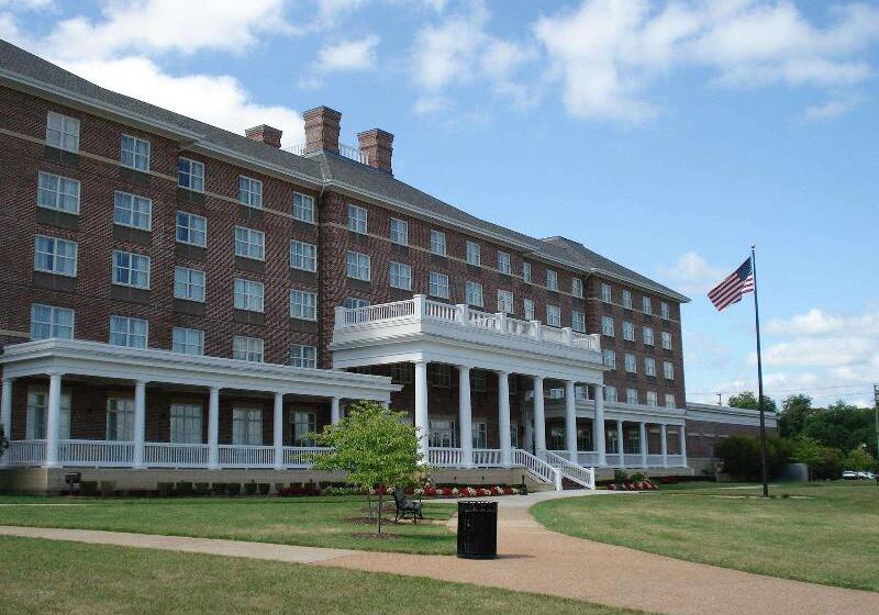 هتل Hilton Garden Inn Suffolk Riverfront