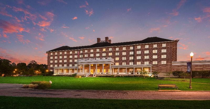 هتل Hilton Garden Inn Suffolk Riverfront