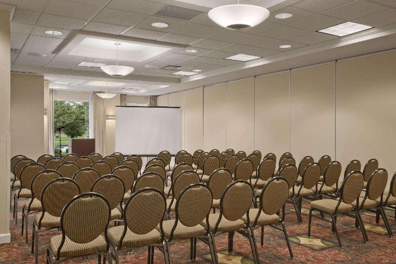 هتل Hilton Garden Inn Syracuse