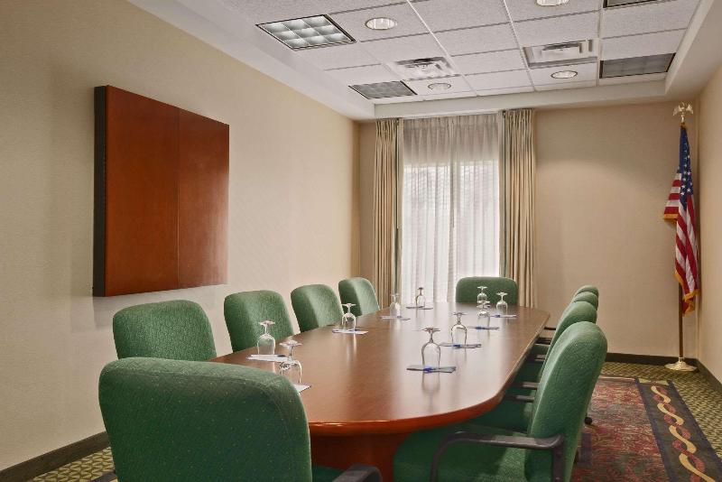 هتل Hilton Garden Inn Syracuse