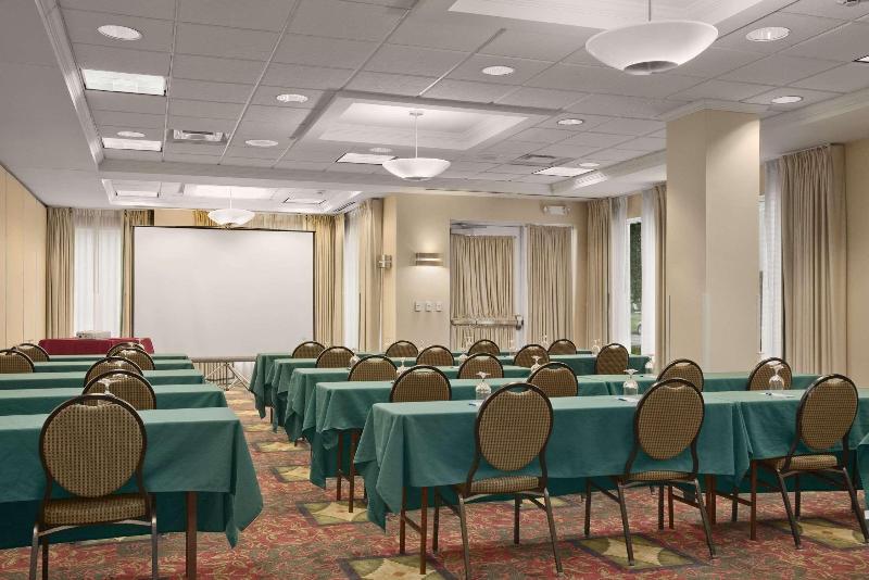 هتل Hilton Garden Inn Syracuse