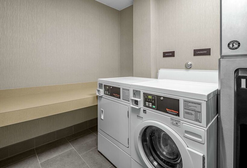 هتل Hilton Garden Inn Wilmington Mayfaire Town Center