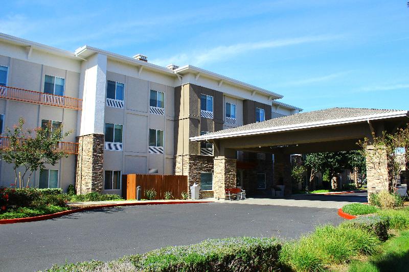 هتل Holiday Inn Express  & Suites Napa Valleyamerican Canyon