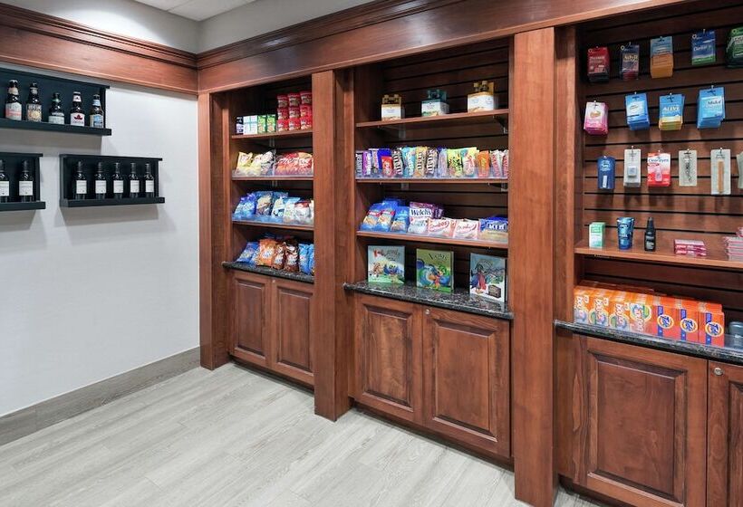 هتل Homewood Suites By Hilton Clevelandbeachwood