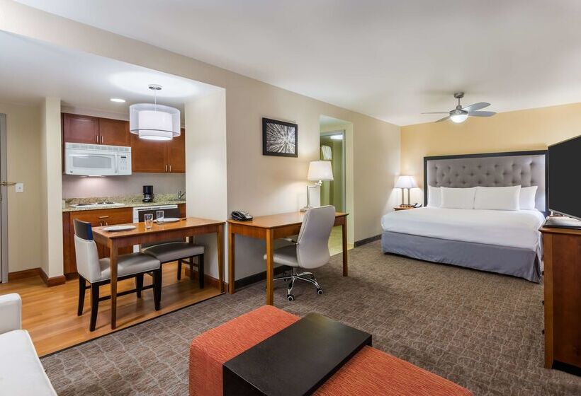هتل Homewood Suites By Hilton St. Louis Riverport Airport West