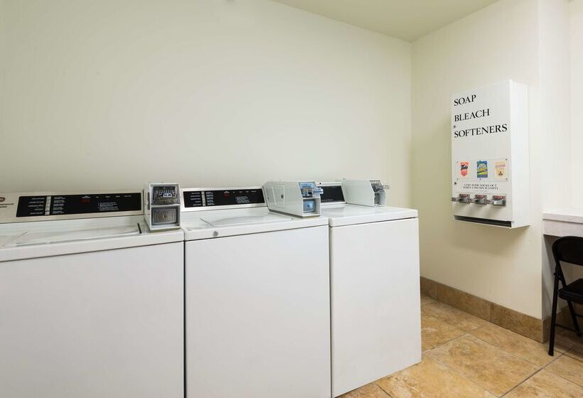 هتل Homewood Suites By Hilton St. Louis Riverport Airport West