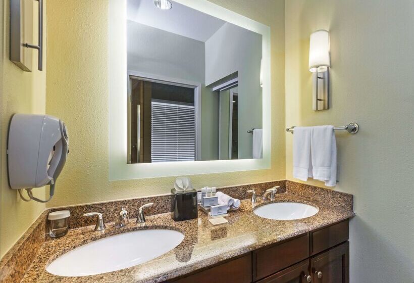 هتل Homewood Suites By Hilton Wichita Falls