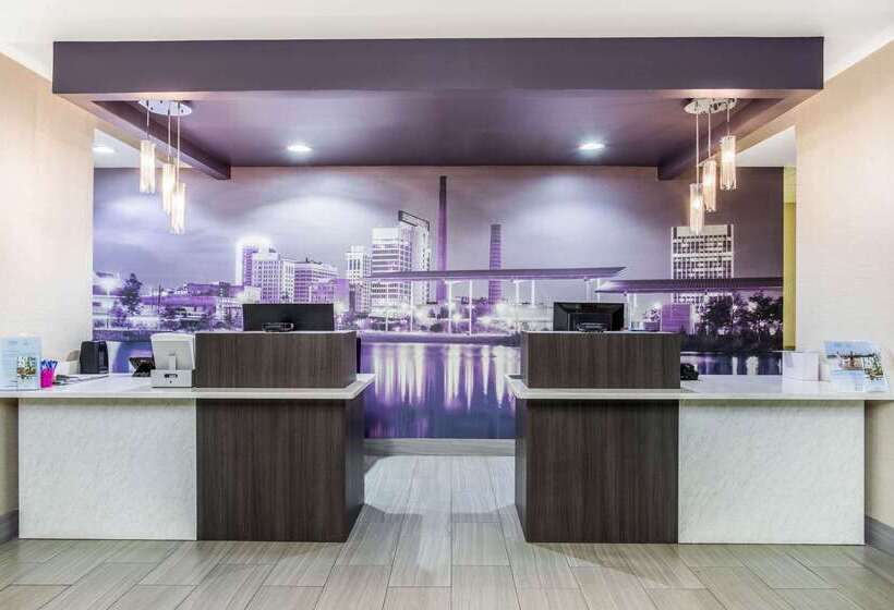 هتل La Quinta Inn & Suites By Wyndham Fultondale Birmingham N
