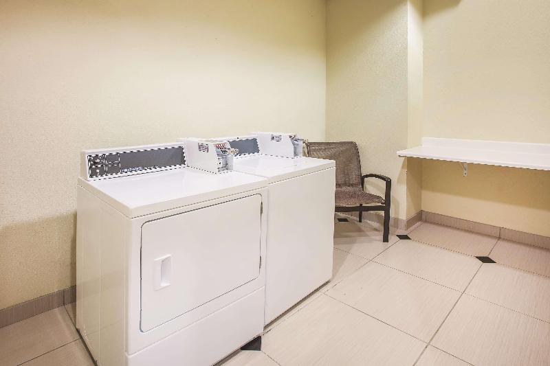 هتل La Quinta Inn & Suites By Wyndham Allen At The Village