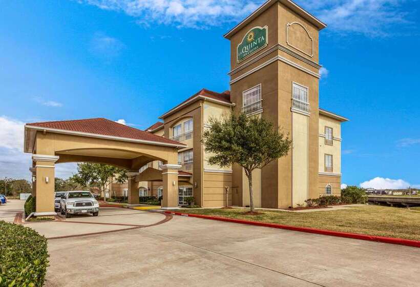 호텔 La Quinta Inn & Suites By Wyndham Angleton