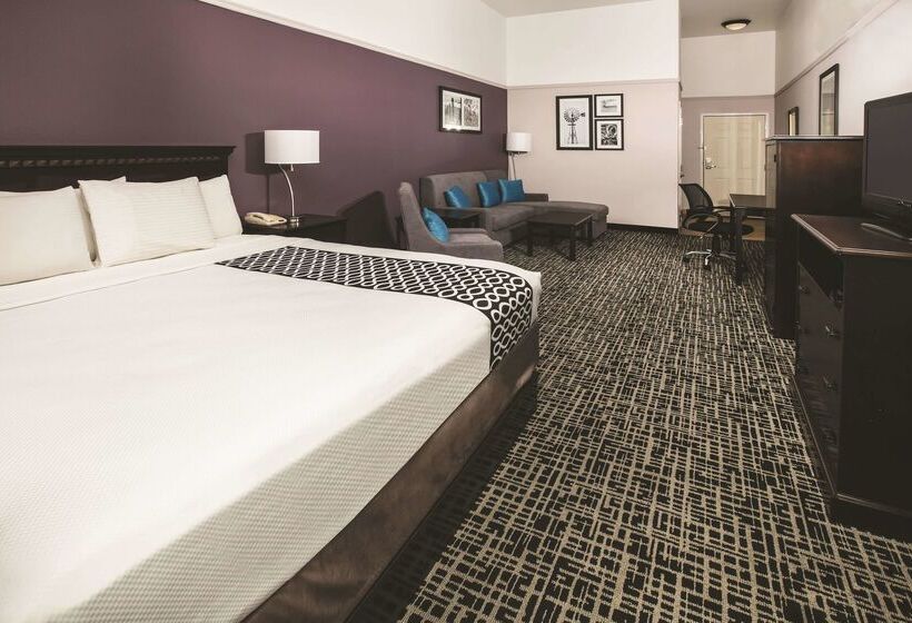 هتل La Quinta By Wyndham Brownwood