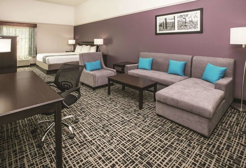 هتل La Quinta Inn & Suites By Wyndham Brownwood