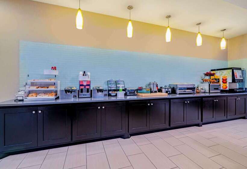 Отель La Quinta By Wyndham Dfw Airport West   Bedford