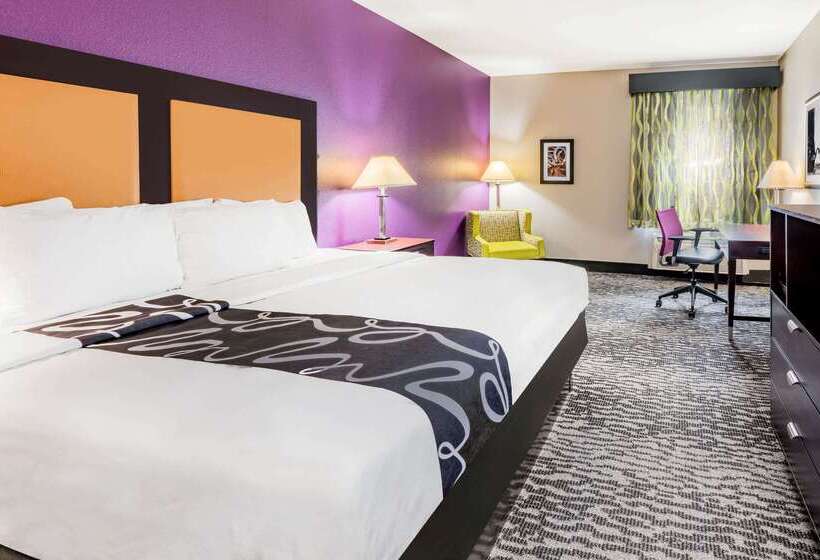 Отель La Quinta By Wyndham Dfw Airport West   Bedford