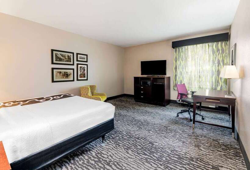 Отель La Quinta By Wyndham Dfw Airport West   Bedford