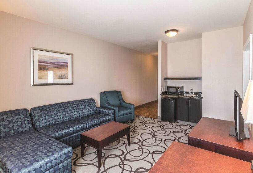 هتل La Quinta By Wyndham Fort Worth   Lake Worth