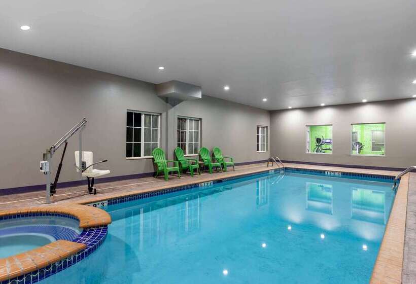 هتل La Quinta By Wyndham Huntsville Airport Madison